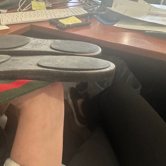 Authentic Gucci size 8 men’s flip flops - Picture 5 of 6